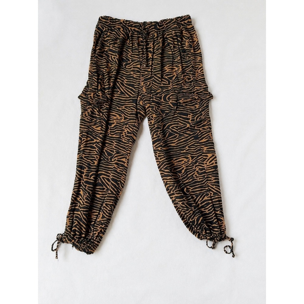 Jane + Delancey Animal Print Cargo Capri Pants Brown Black Y2K